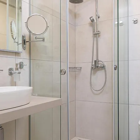 Pet Friendly Apartment In Malinska With Wifi דירה *