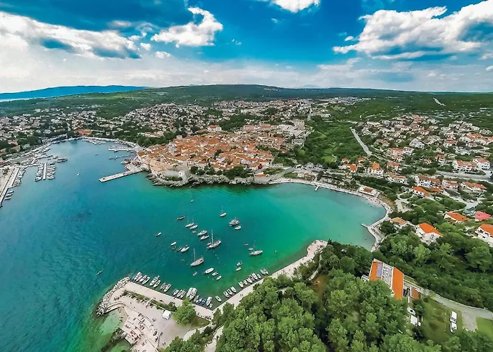 Lovely Apartment In Malinska With Wifi * Malinska